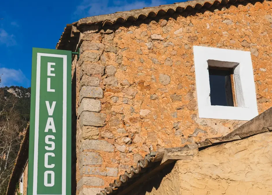 Jardines de Alfàbia + comida en Bunyola: un plan redondo en la Tramuntana